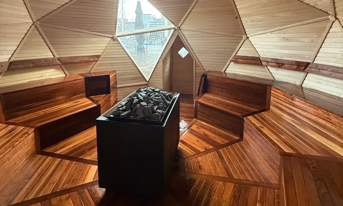 Reset Saunas geodætiske dome ved Aarhus lystbådehavn